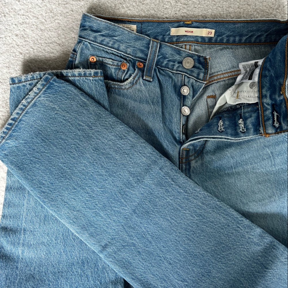 Levi’s Wedgie Fit Ankle Jeans - Athens Pushed
